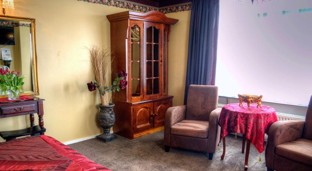 Pension & Spa De Watertoren Зандвоорт Стая снимка