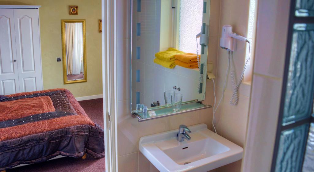 Pension & Spa De Watertoren Зандвоорт Стая снимка
