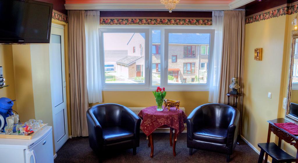 Pension & Spa De Watertoren Зандвоорт Стая снимка